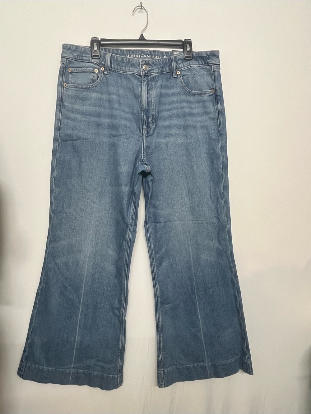 American Eagle Outfitters Mid Blue Wide-Leg Jeans